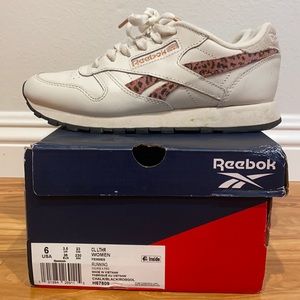 EUC leopard classic Reebok sneakers